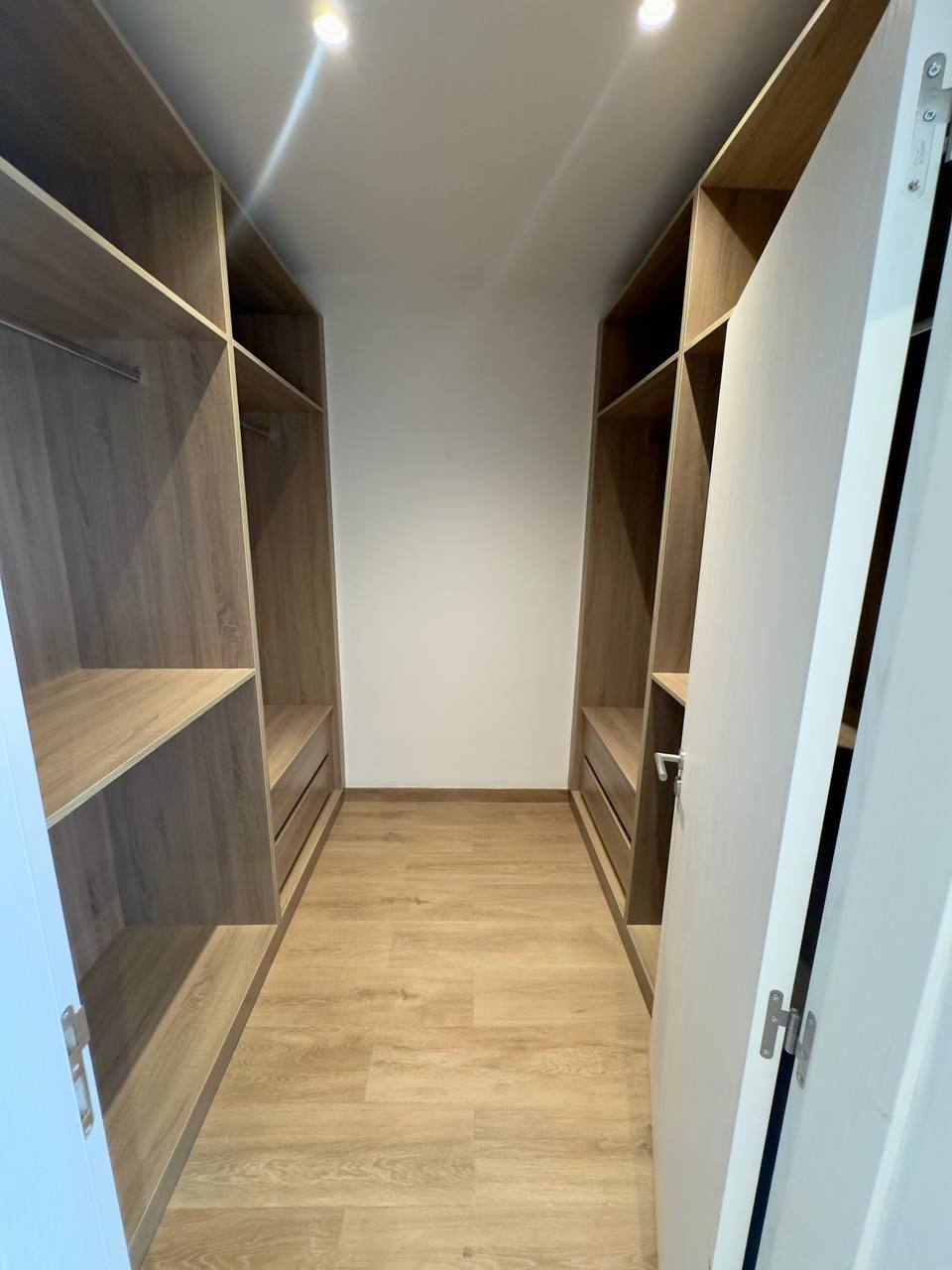 photo_5879688019684560091_y