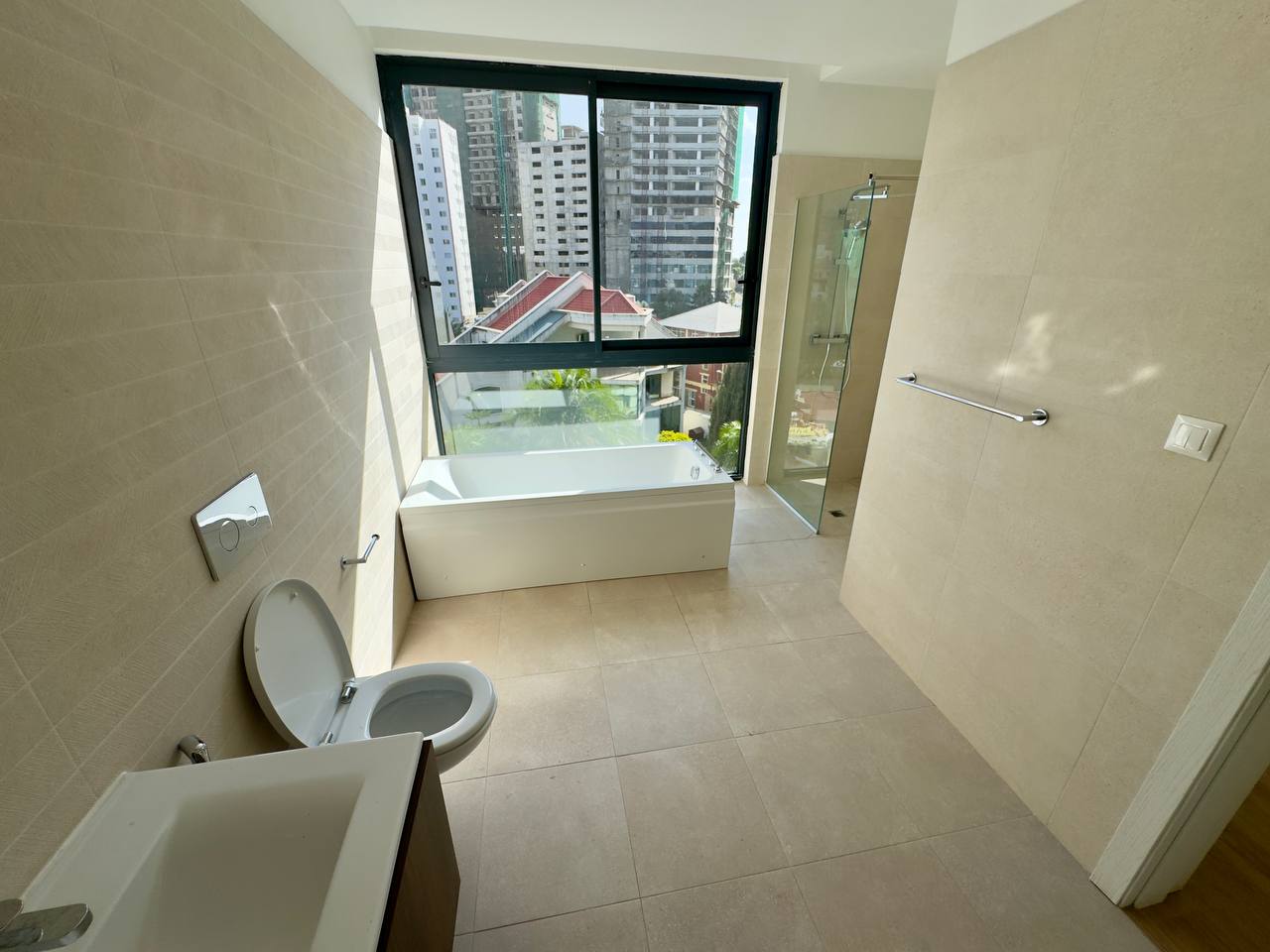 photo_5879688019684560092_y