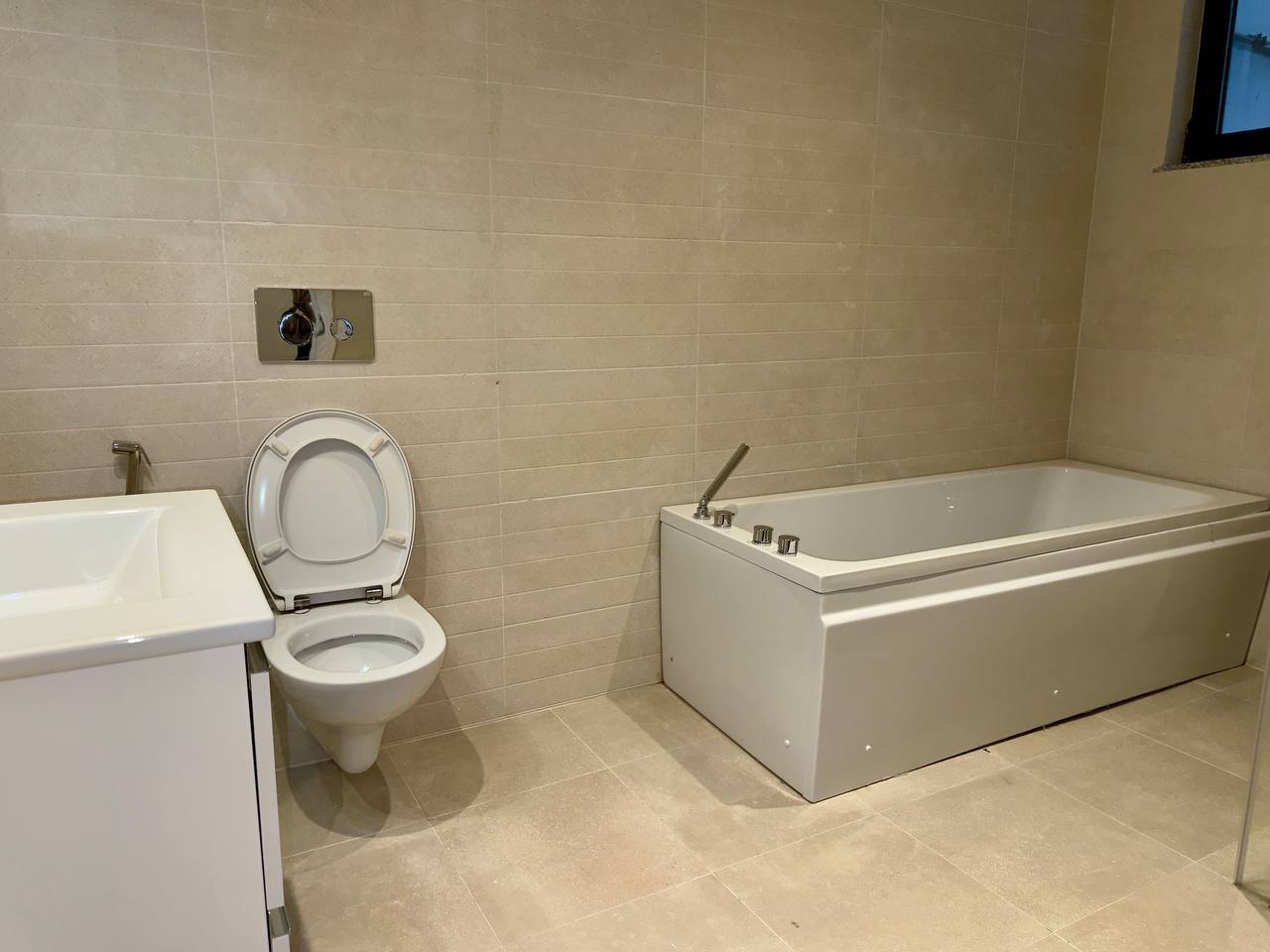 photo_5879688019684560102_y