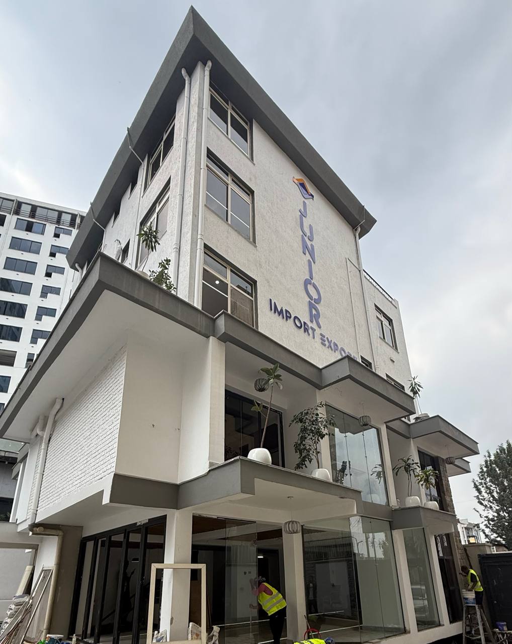 photo_5879688019684560105_y